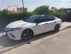 تۆیۆتا کامری